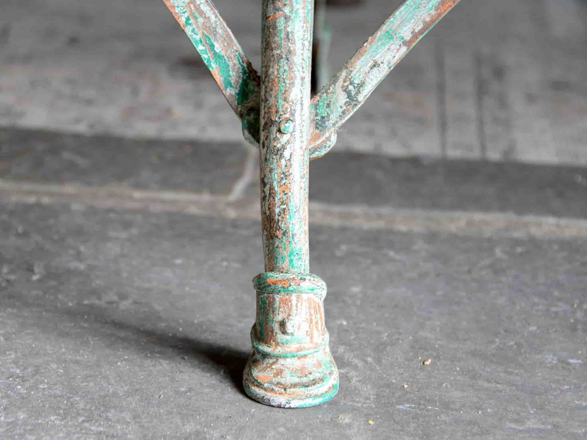 Arras Garden Bench gallery image 6