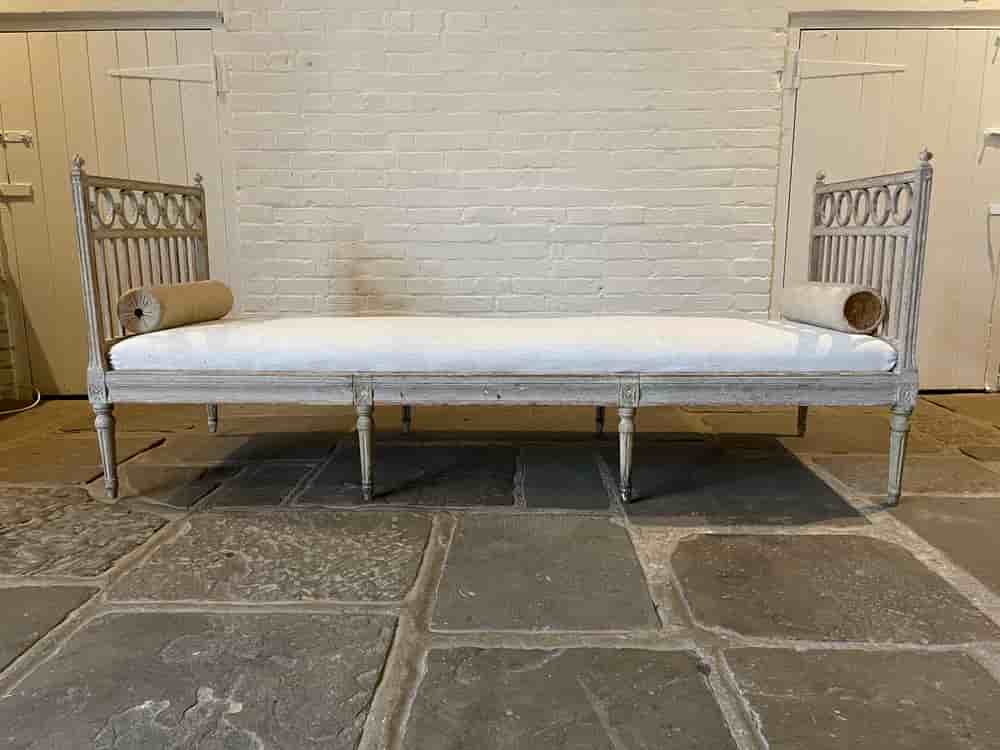 Gustavian Sofa gallery image 1