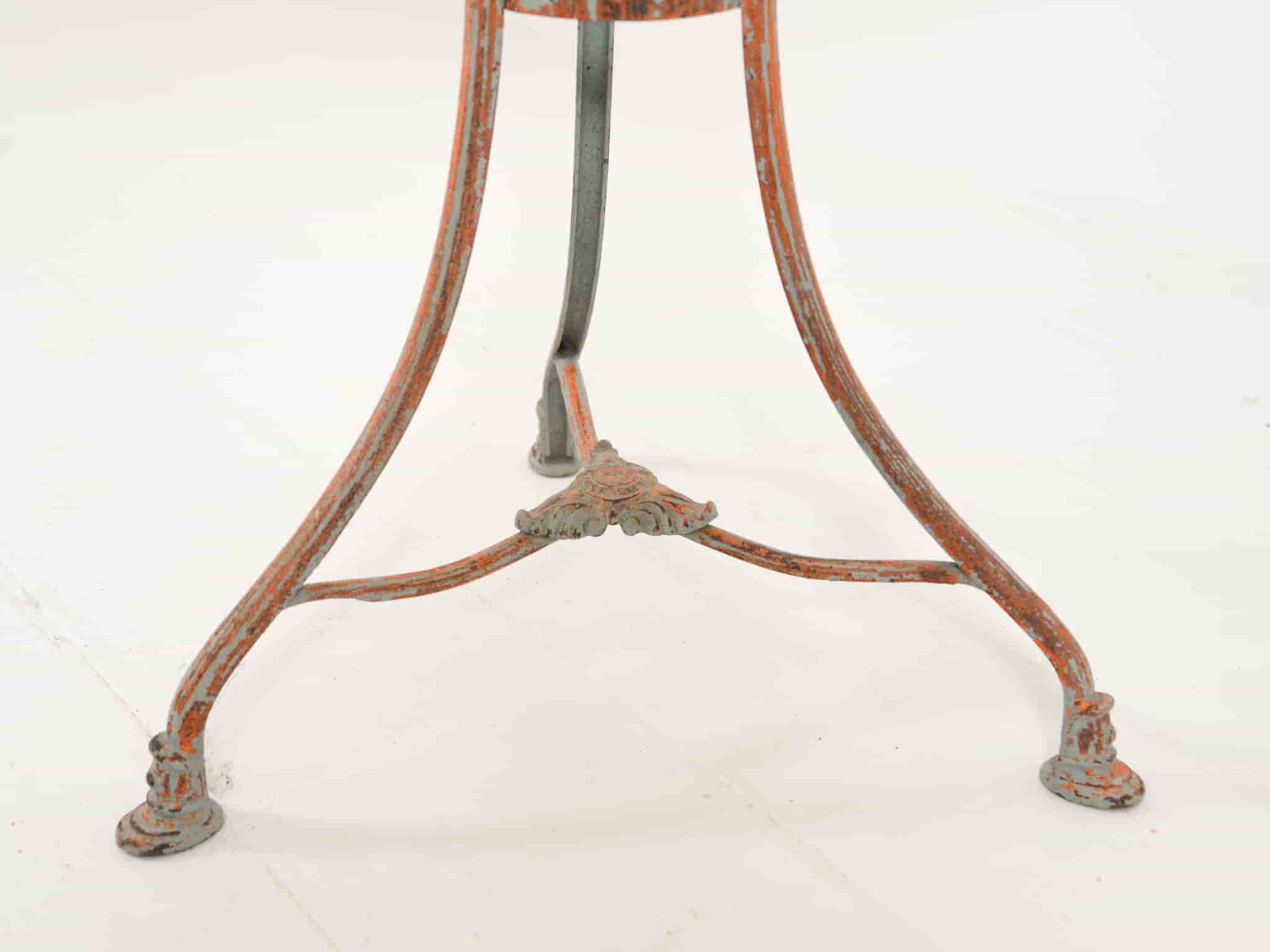 Arras Bistro Table gallery image 6