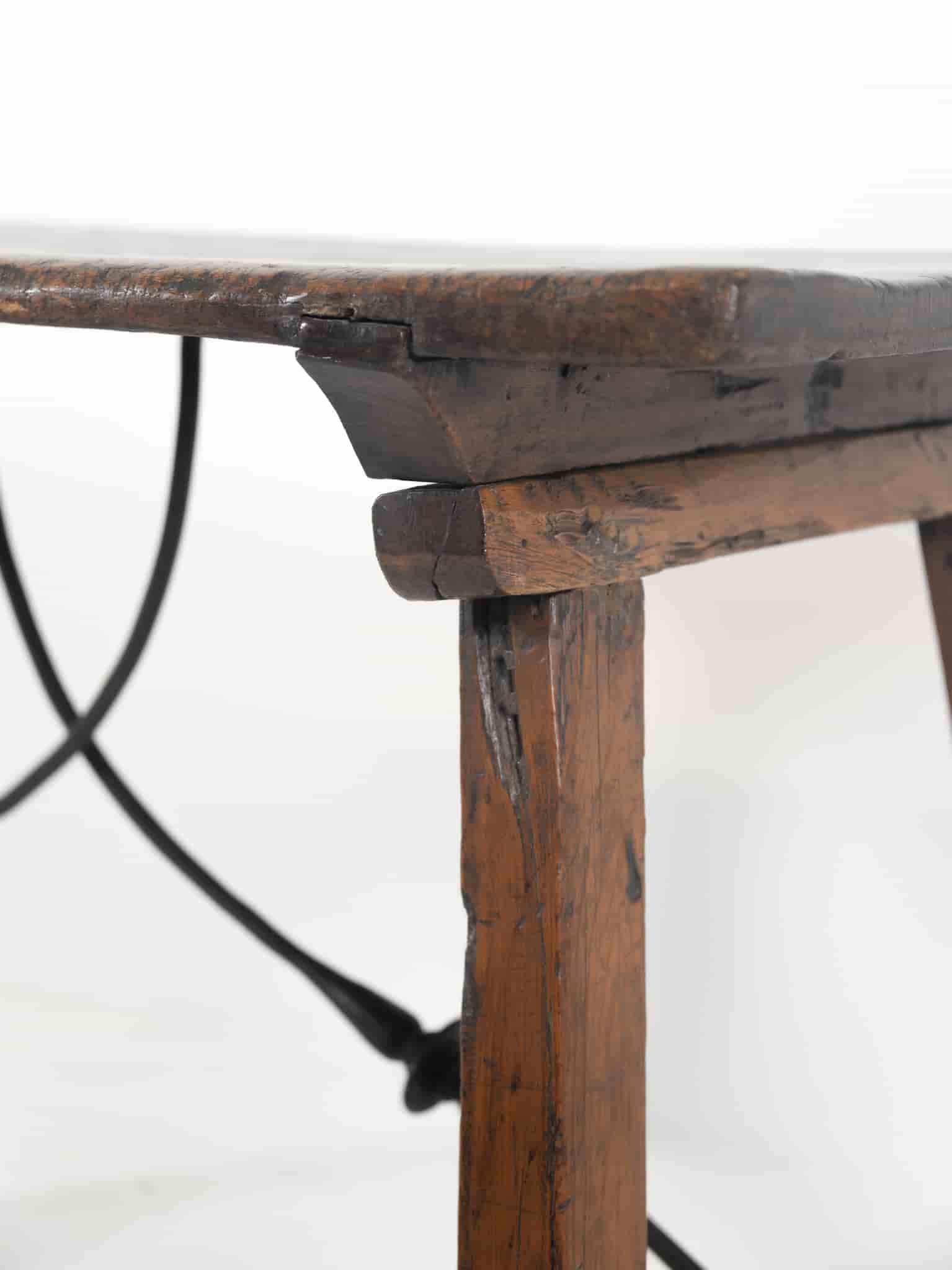 Spanish Fratino Table gallery image 5