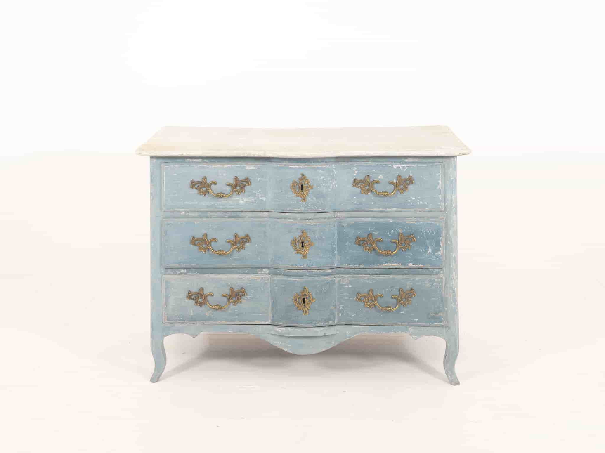 French Commode gallery image 3