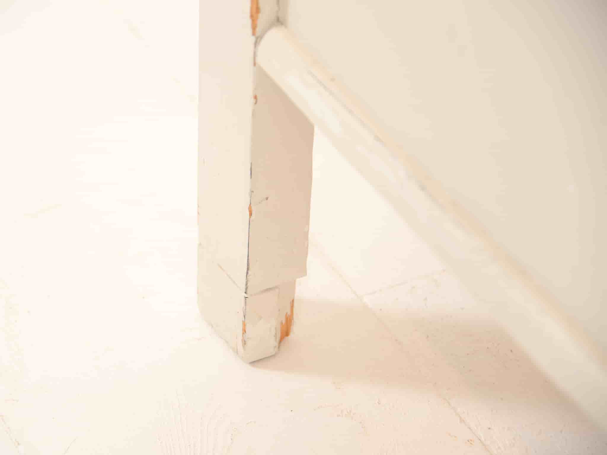 Modern Indoor Painted Bench gallery image 3