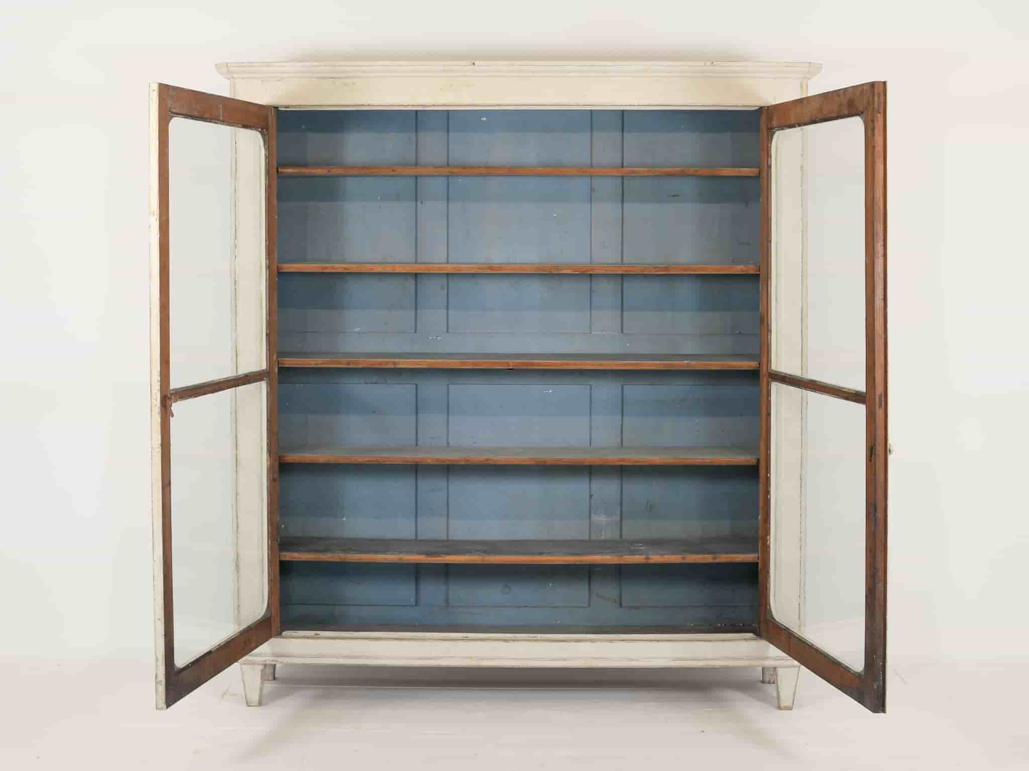French Bibliotheque gallery image 1
