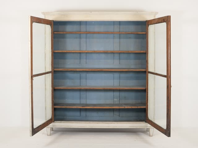 French Bibliotheque gallery image 1