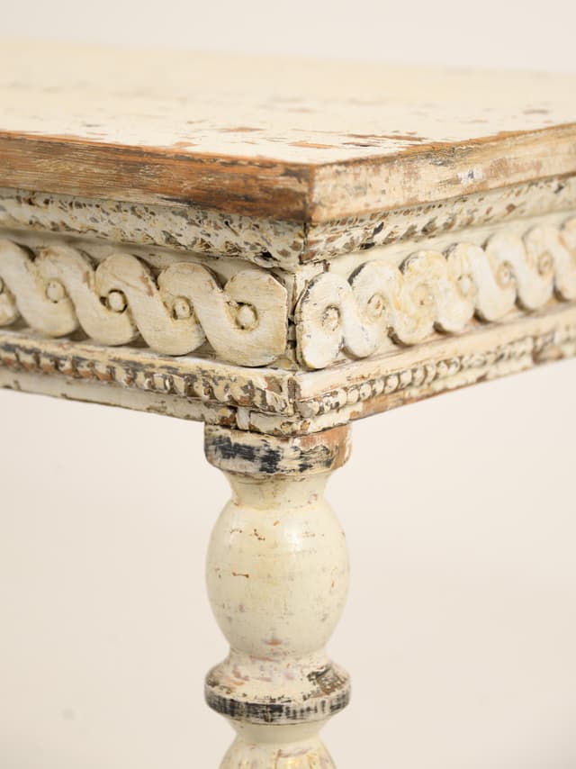 Gustavian Console Table gallery image 12