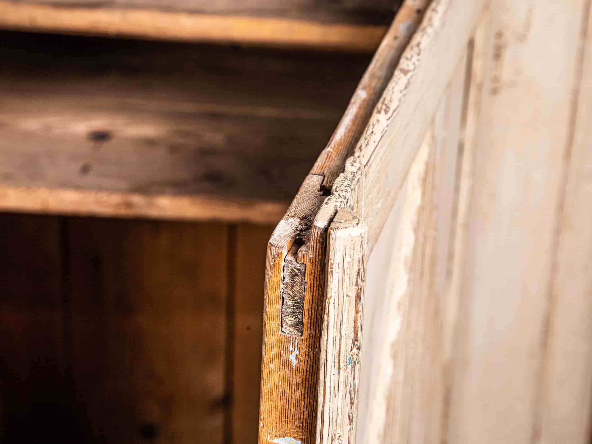 19th Century Swedish Cabinet gallery image 5