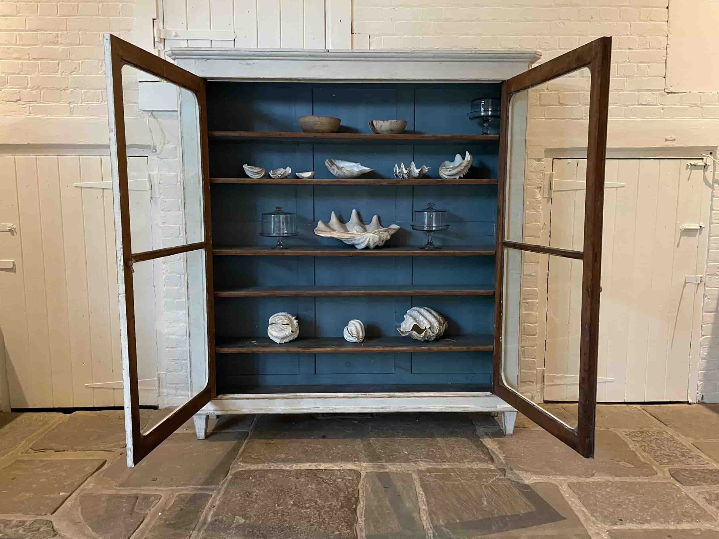 French Bibliotheque gallery image 7