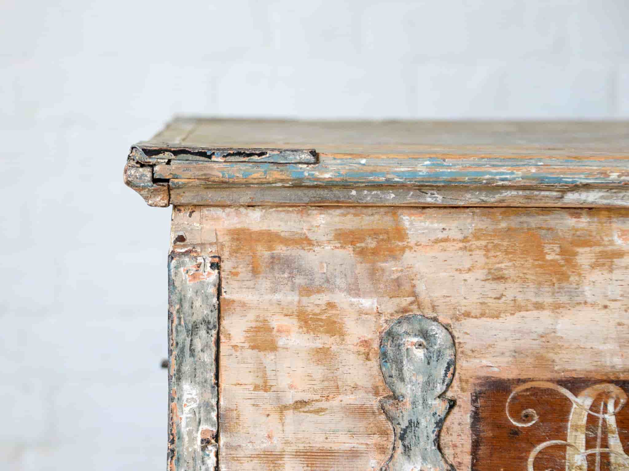 Swedish Marriage Chest gallery image 6