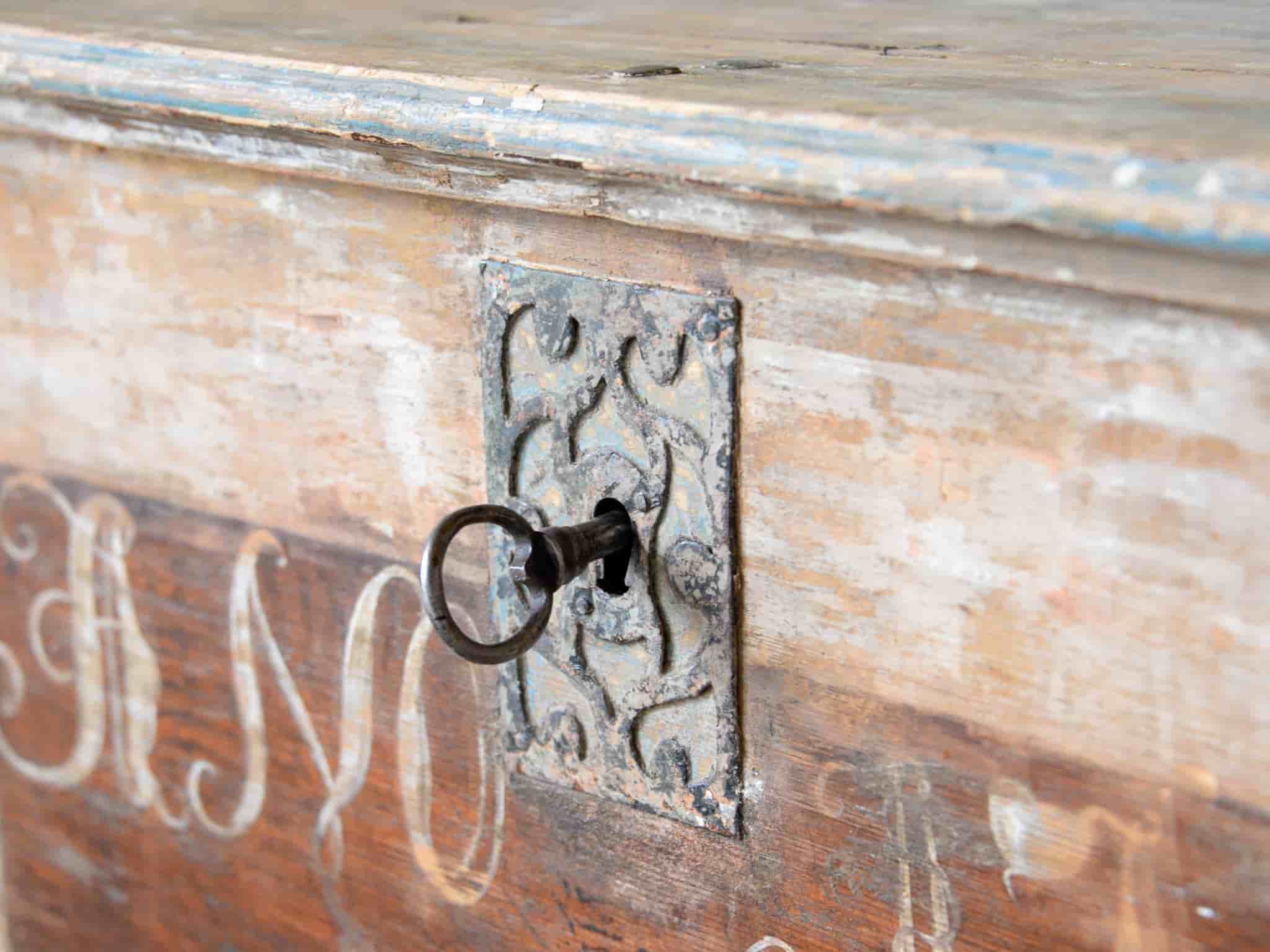 Swedish Marriage Chest gallery image 7