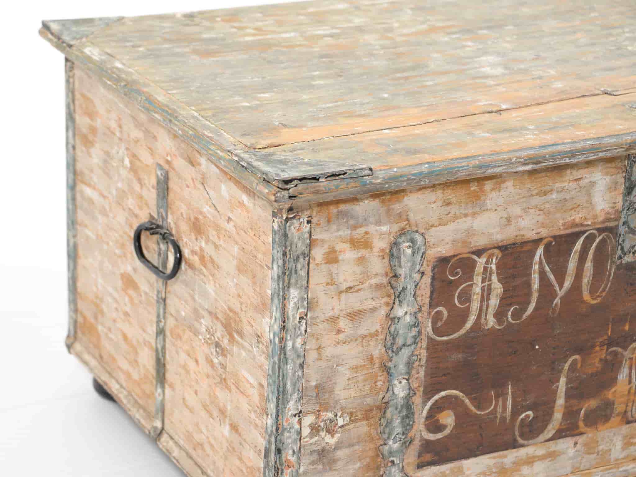 Swedish Marriage Chest gallery image 8