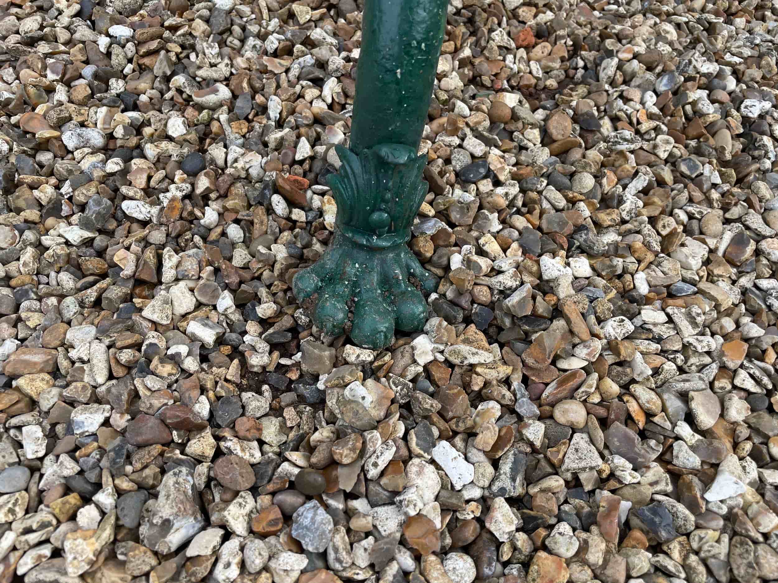 Arras Garden Bench gallery image 3