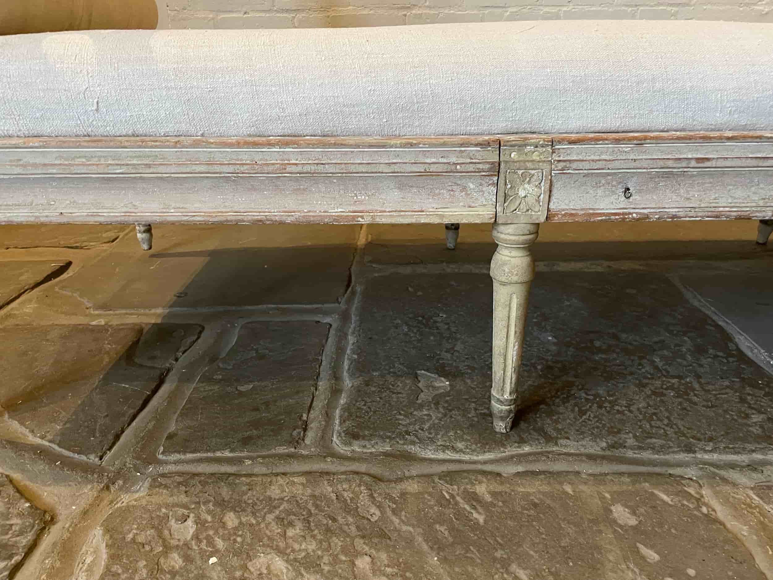 Gustavian Sofa gallery image 4