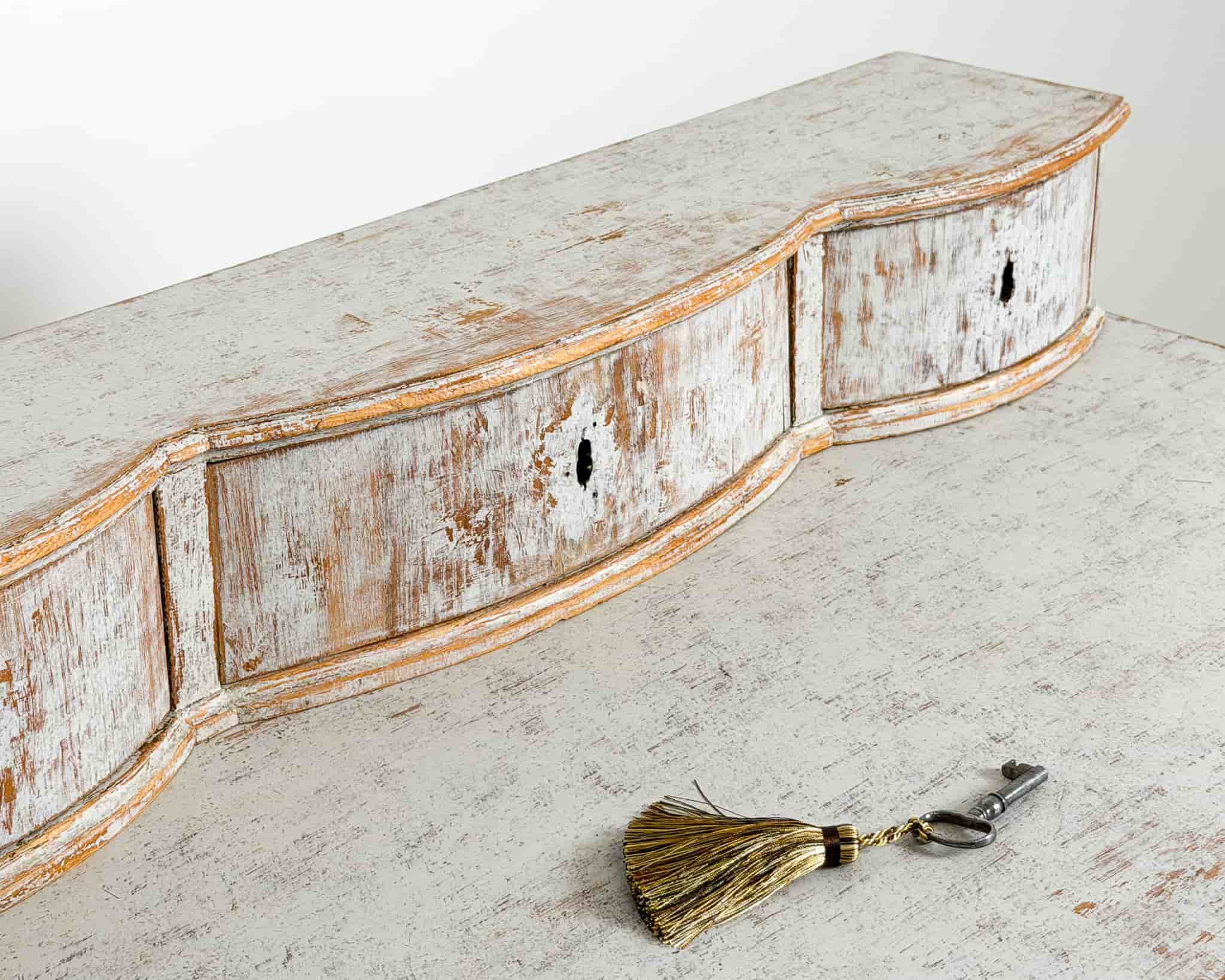 Swedish 18th Century Commode gallery image 3