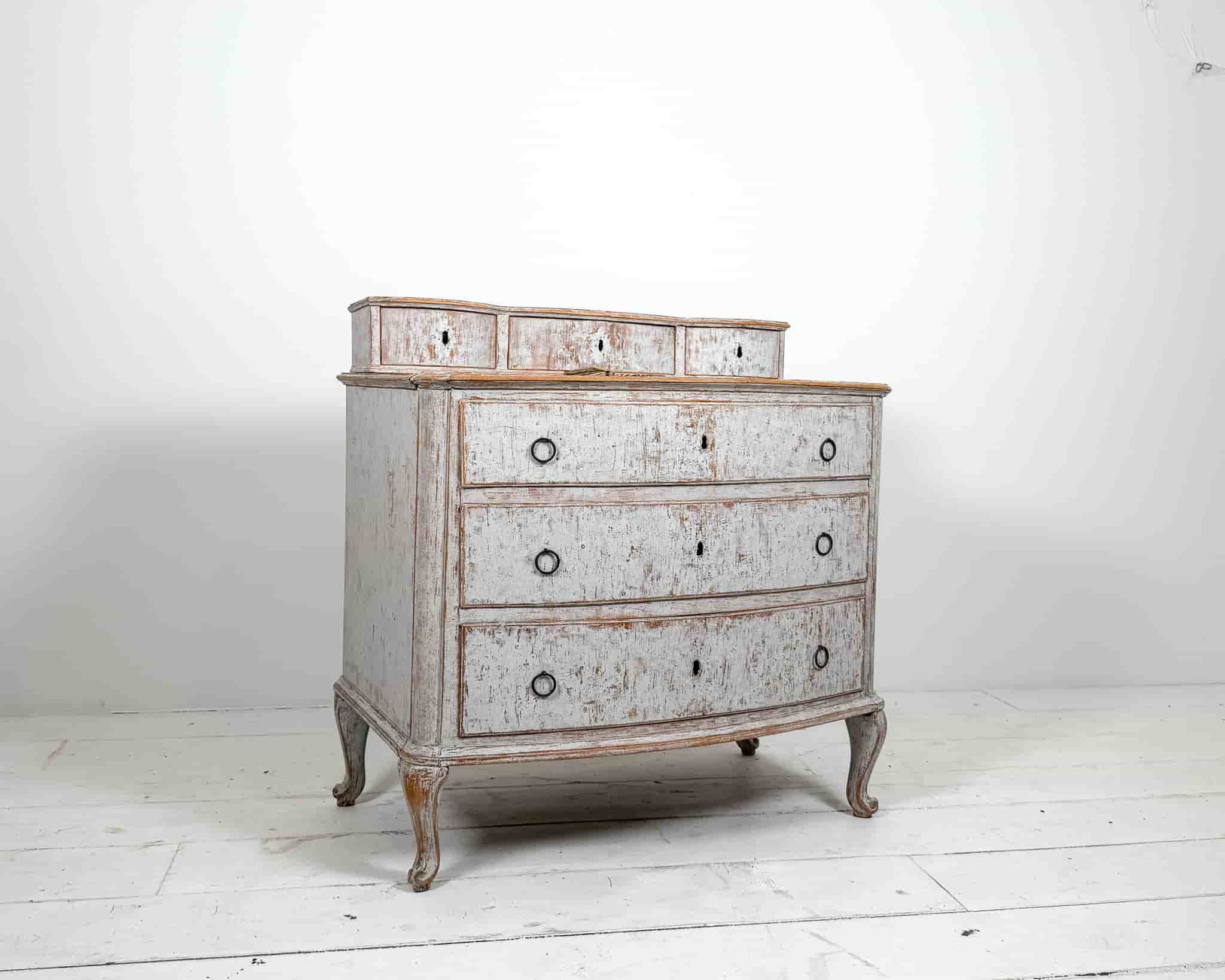 Swedish 18th Century Commode gallery image 6