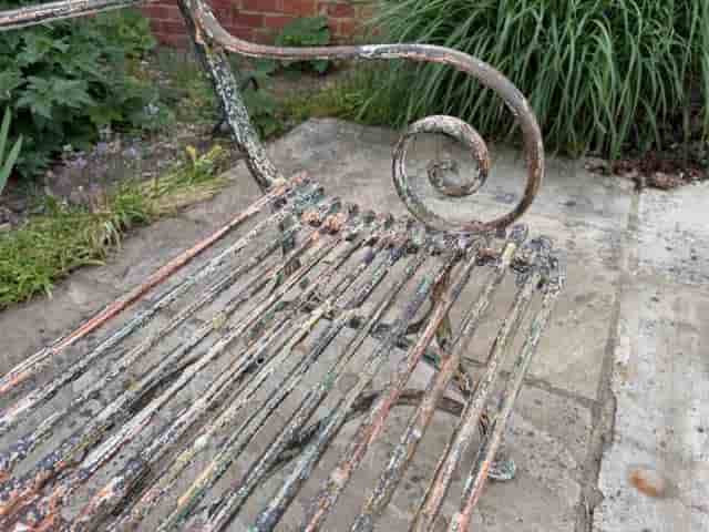 Arras 2m Bench gallery image 3