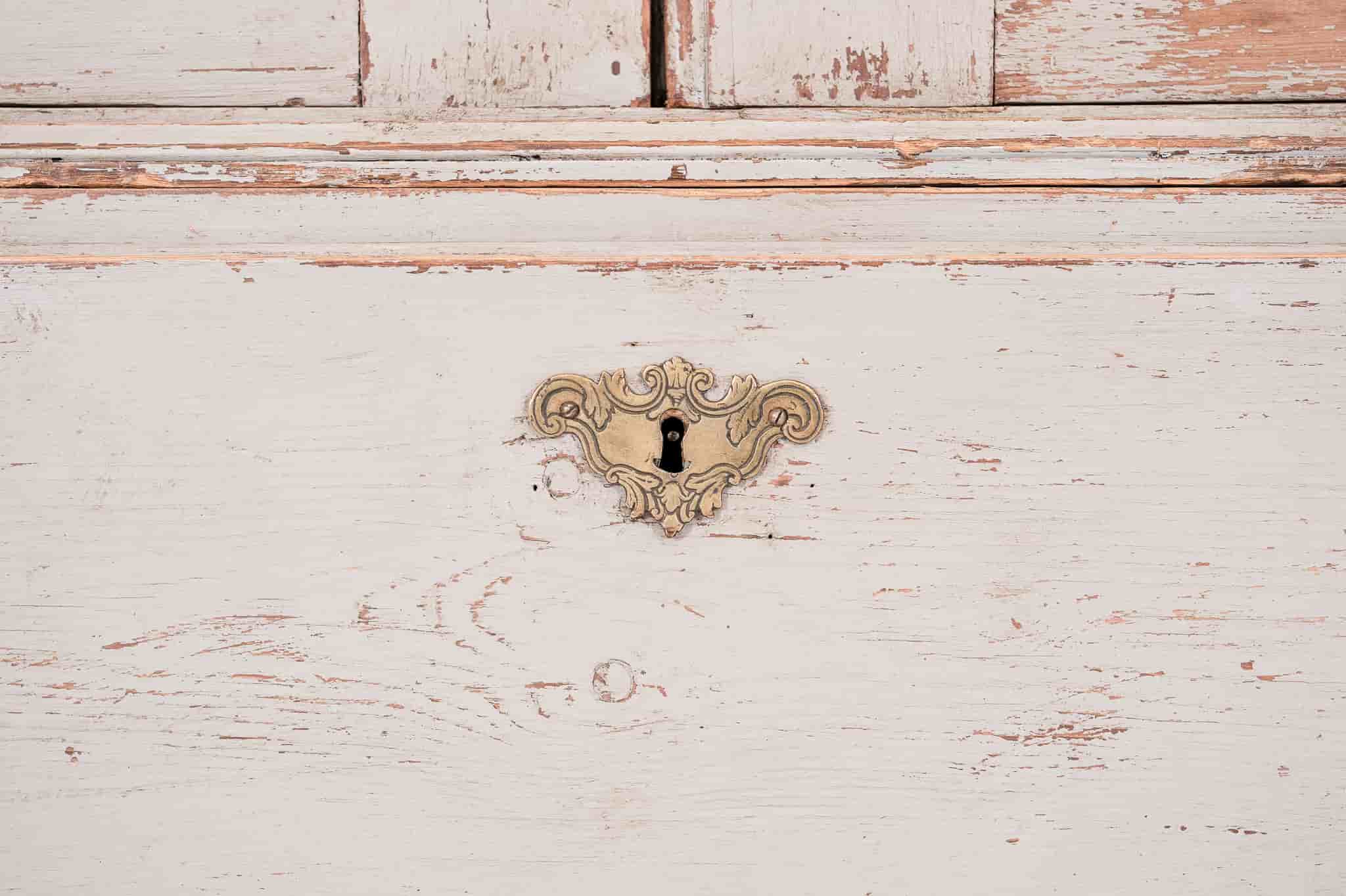 Swedish Rococo Cupboard gallery image 9